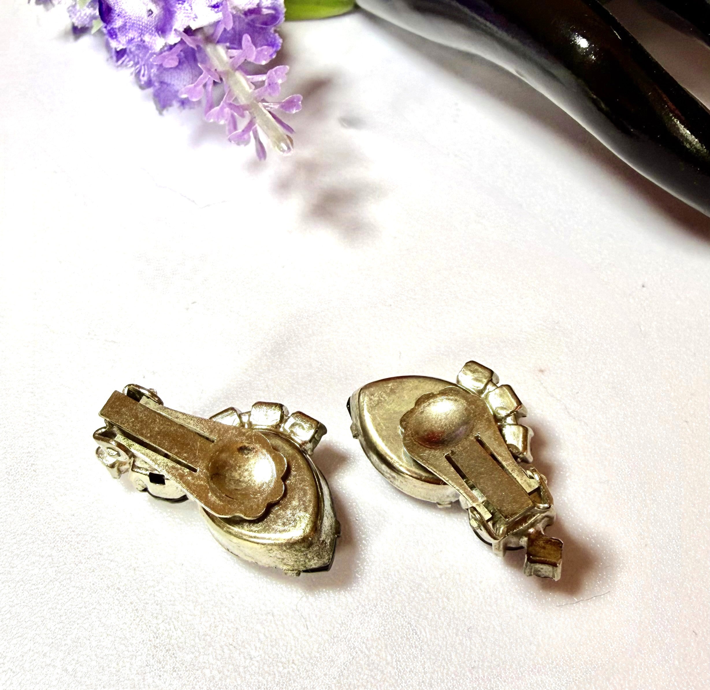 Stunning Black Onyx Clip-on Earrings - Hollywood Glamour For 1/2 the Price - Peppermint-Twist-Vintage.com