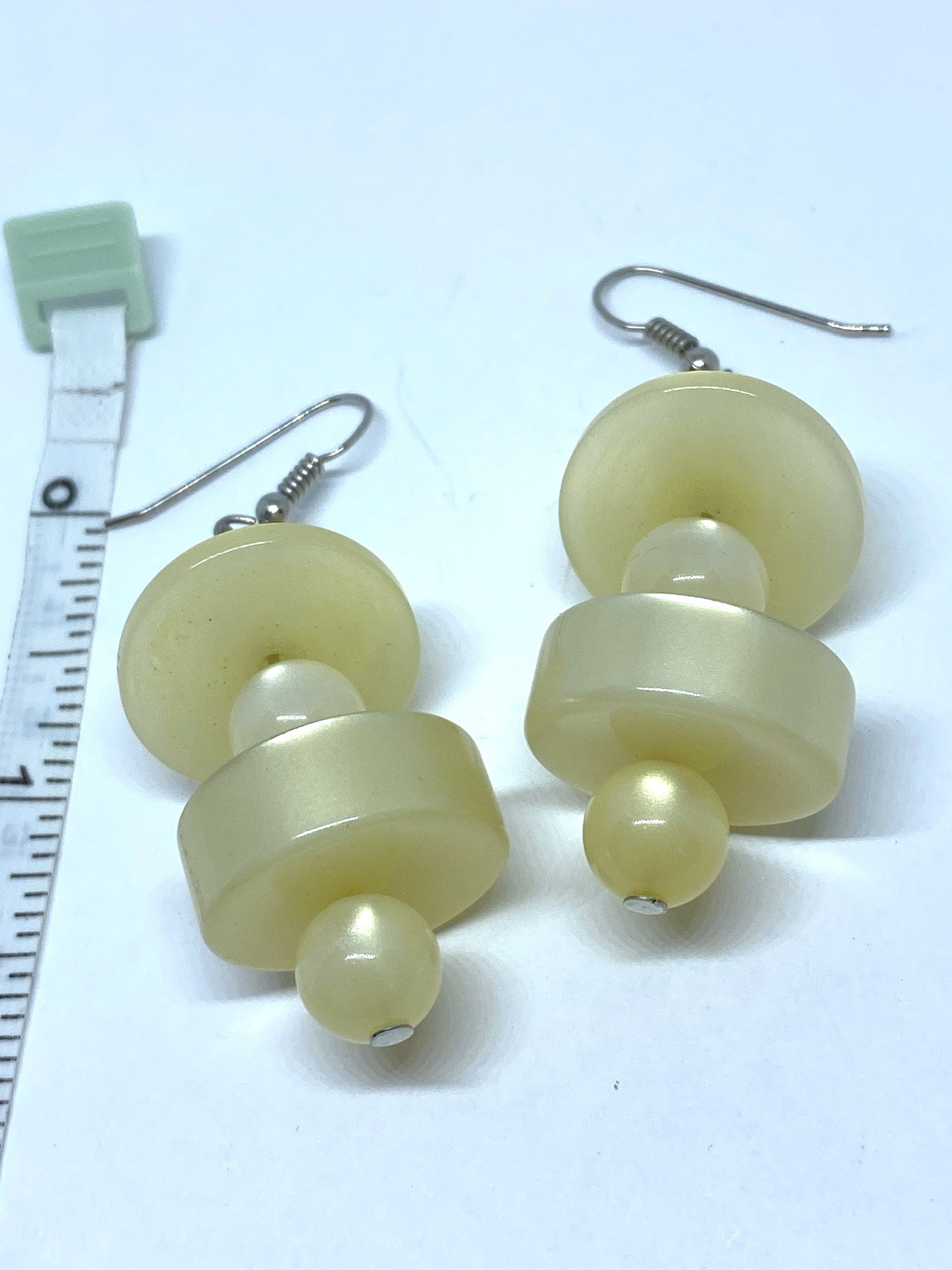 Vintage Thermoset Pearl White Dangle Pierced Earrings - Stunning