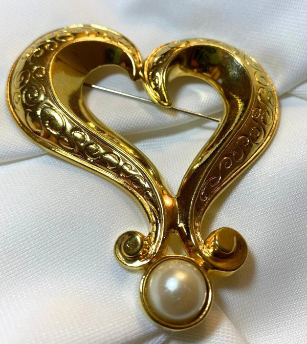 Large Goldtone Vintage Avon Heart Brooch with Faux Pearl, 3  inches, Valentine Gift - Peppermint-Twist-Vintage.com