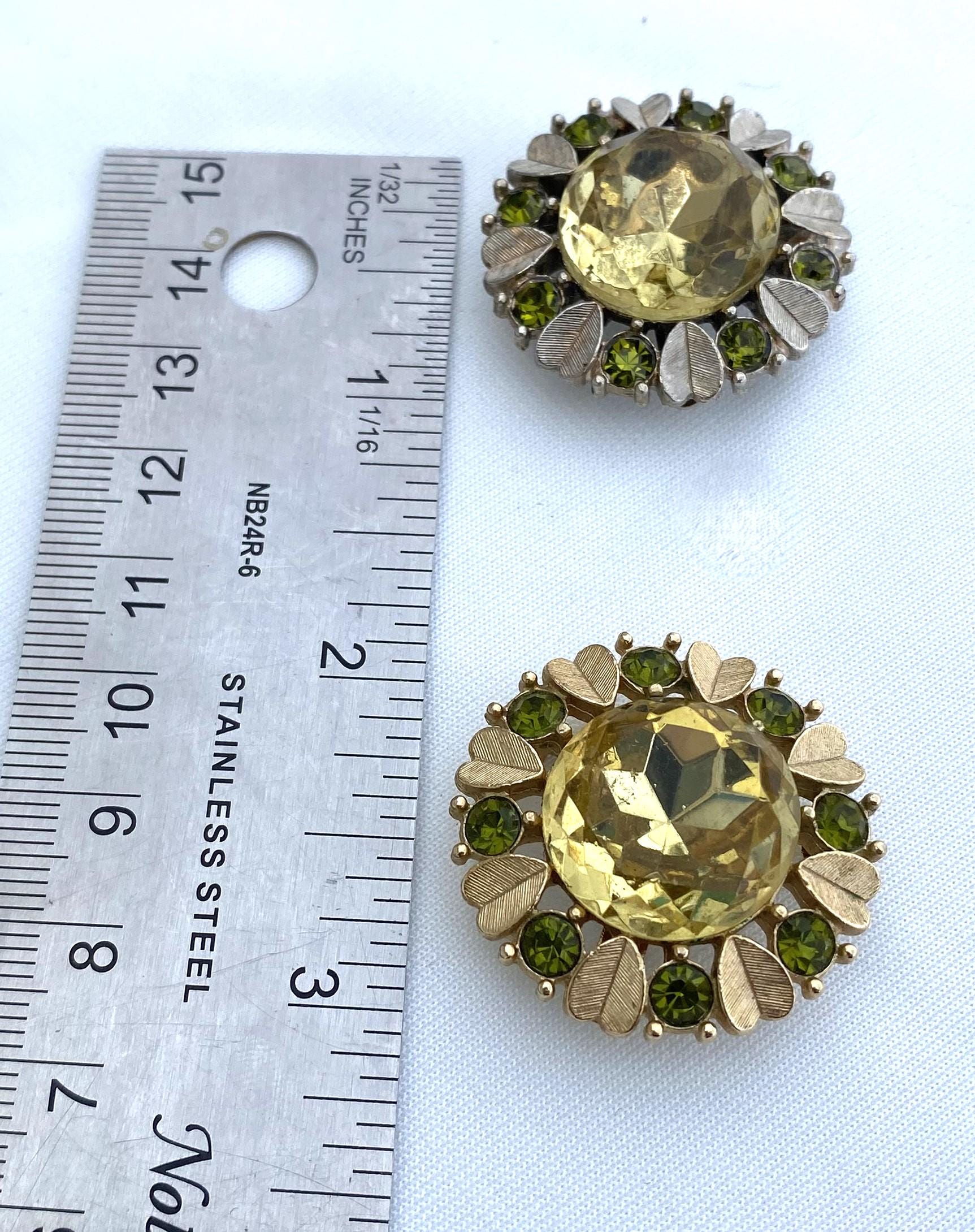 Avon Brooch Set - SILVERTONE and GOLDTONE Avon Amber Brooches With Surrounding Hearts - 1 inch - Peppermint-Twist-Vintage.com