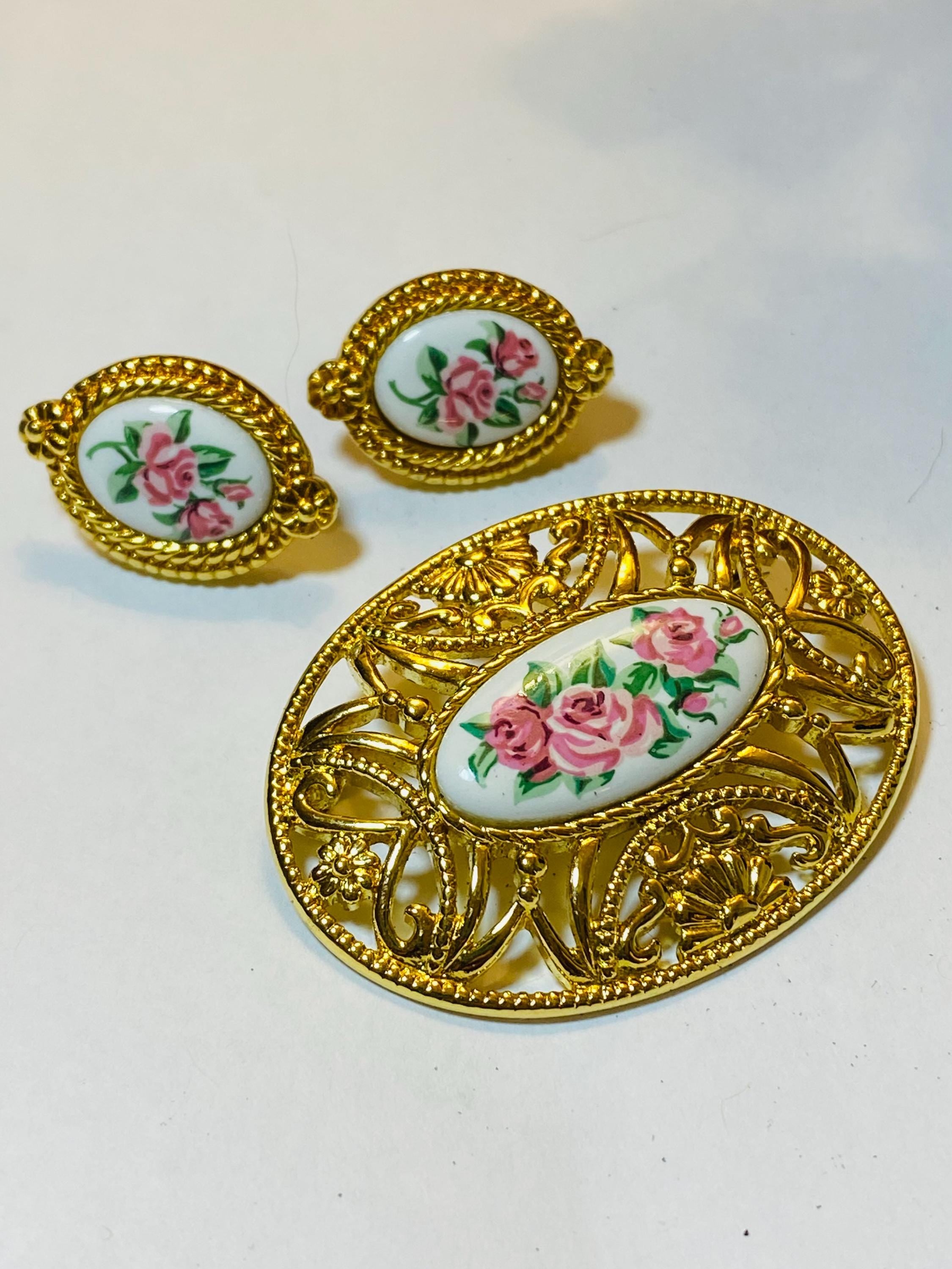 Avon Pastel Lace Pin and Earrings with Box, 1994. Ceramic and Gold Tone.. Gorgeous - Peppermint-Twist-Vintage.com