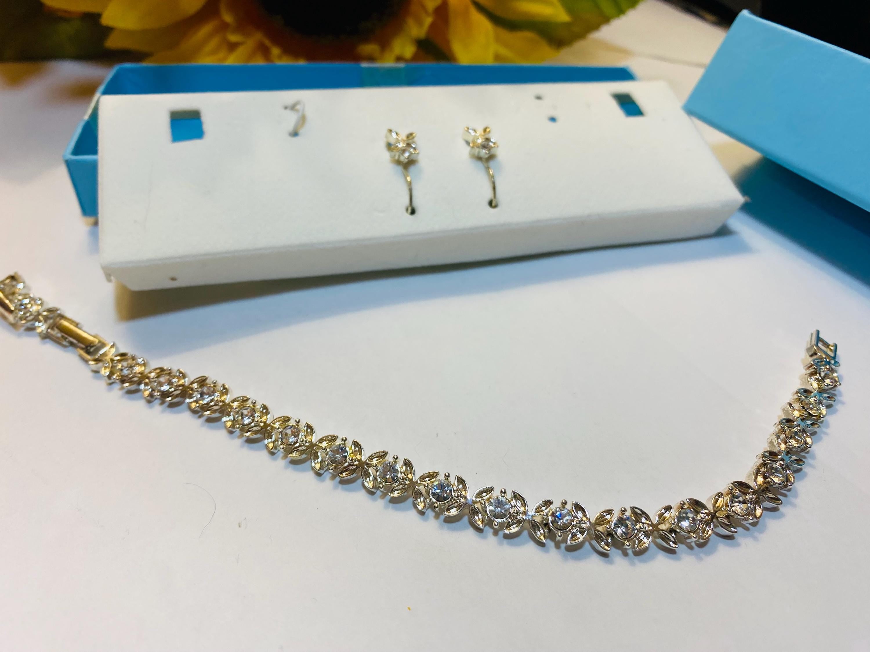 AVON - 2005, Floral Link Tennis Bracelet (up to 8")and Earrings Giftset in Special Packaging - New in Box - Pierced Earrings - Silvertone - Peppermint-Twist-Vintage.com