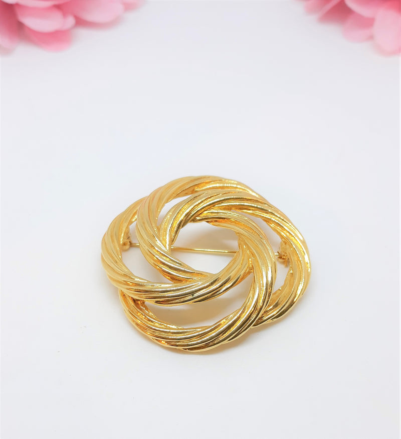 Monet Signed Gold Tone 1960's Circular Rope Brooch