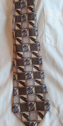 Gorgeous Men's Gold Pattern Neck Tie